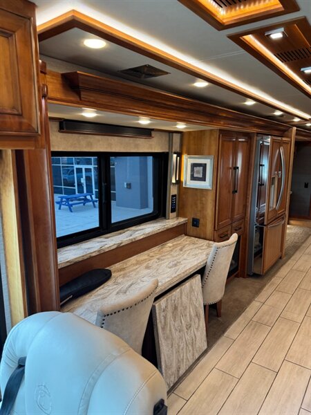 2021 Tiffin Allegro Bus - Photo 3 - Orange, CA 92867