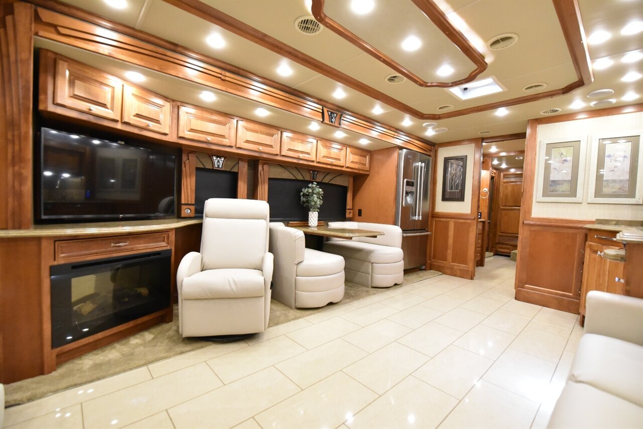 2016 Tiffin Phaeton 36GH   - Photo 40 - Orange, CA 92867