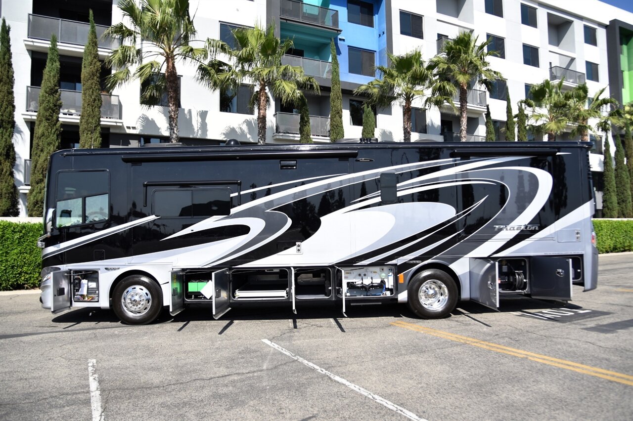 2016 Tiffin Phaeton 36GH   - Photo 27 - Orange, CA 92867