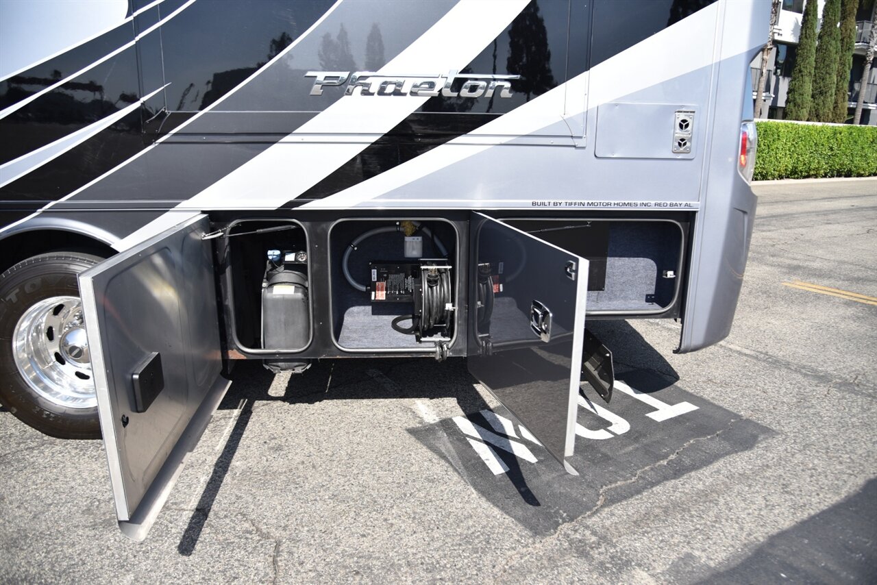 2016 Tiffin Phaeton 36GH   - Photo 34 - Orange, CA 92867