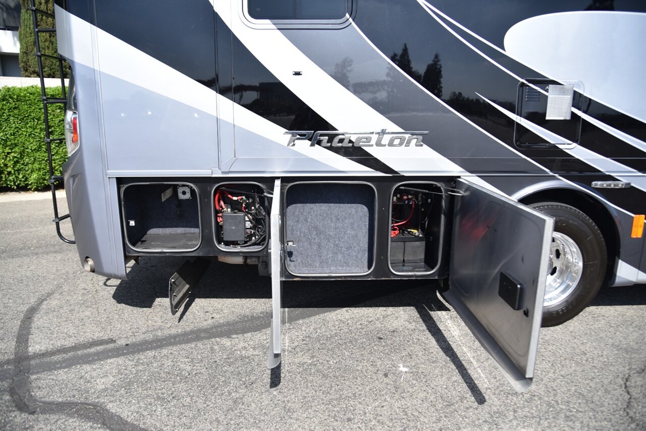 2016 Tiffin Phaeton 36GH   - Photo 22 - Orange, CA 92867