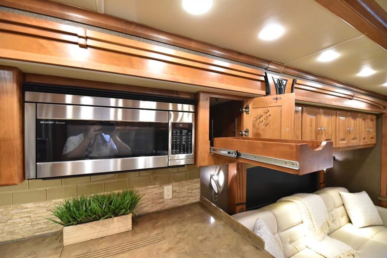 2016 Tiffin Phaeton 36GH   - Photo 51 - Orange, CA 92867