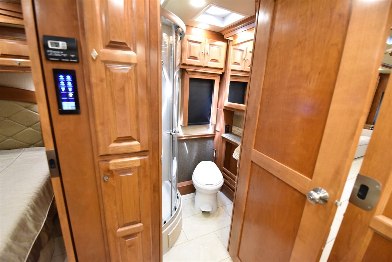 2016 Tiffin Phaeton 36GH   - Photo 64 - Orange, CA 92867