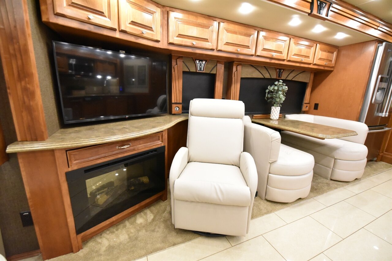 2016 Tiffin Phaeton 36GH   - Photo 41 - Orange, CA 92867