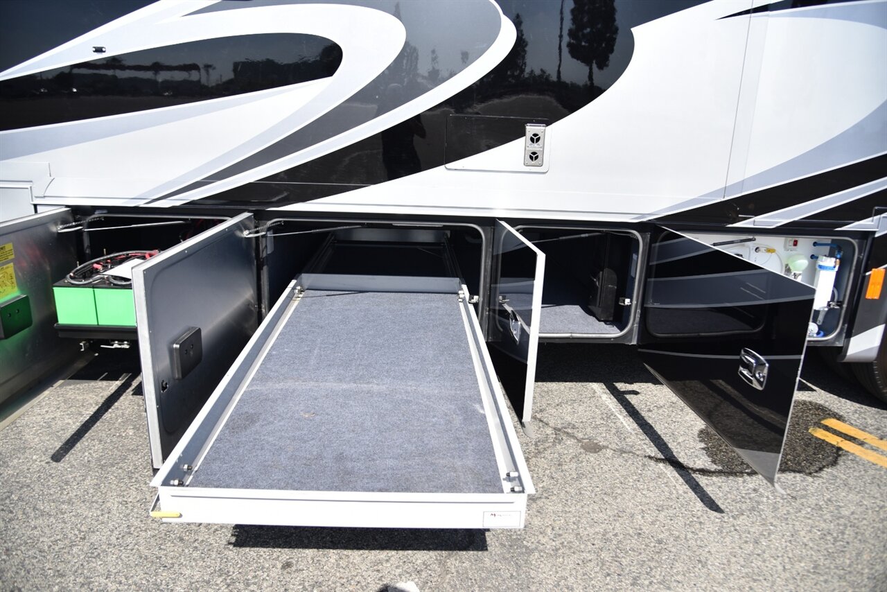 2016 Tiffin Phaeton 36GH   - Photo 31 - Orange, CA 92867