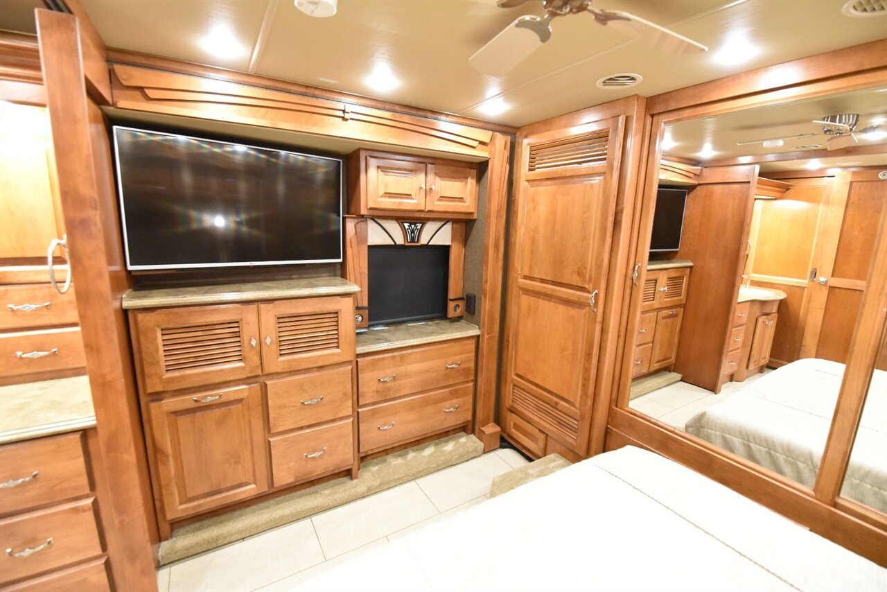 2016 Tiffin Phaeton 36GH   - Photo 69 - Orange, CA 92867