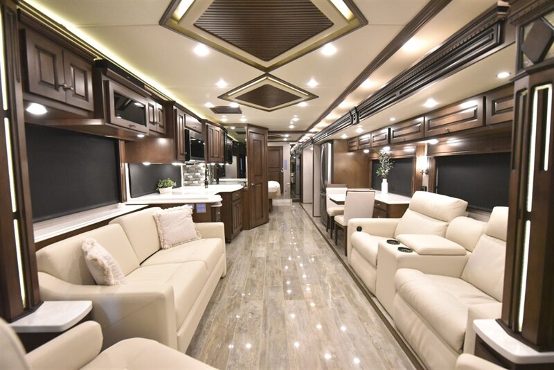 2021 Newmar Dutch Star 4362   - Photo 4 - Orange, CA 92867