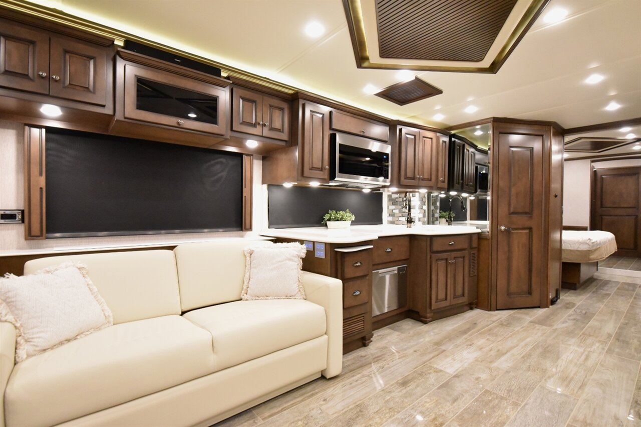 2021 Newmar Dutch Star 4362   - Photo 5 - Orange, CA 92867