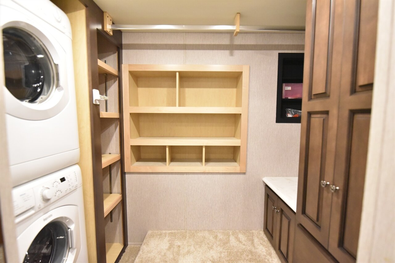 2021 Newmar Dutch Star 4362   - Photo 24 - Orange, CA 92867