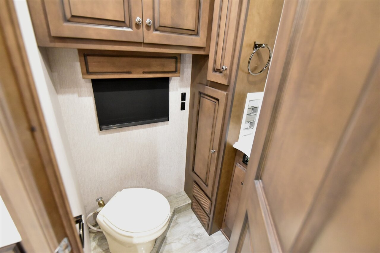 2021 Newmar Dutch Star 4362   - Photo 11 - Orange, CA 92867