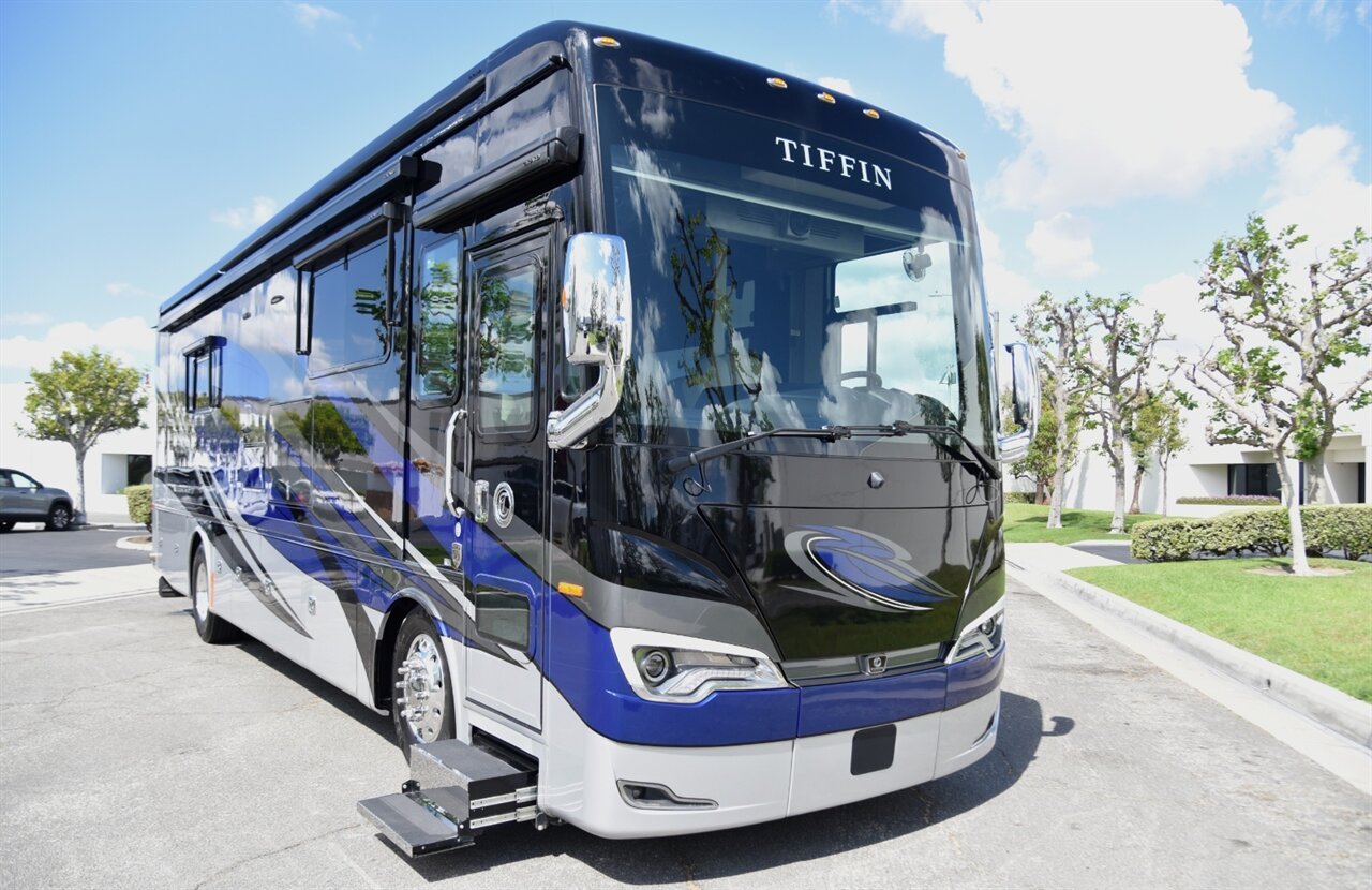 2023 Tiffin Allegro Bus   - Photo 10 - Orange, CA 92867