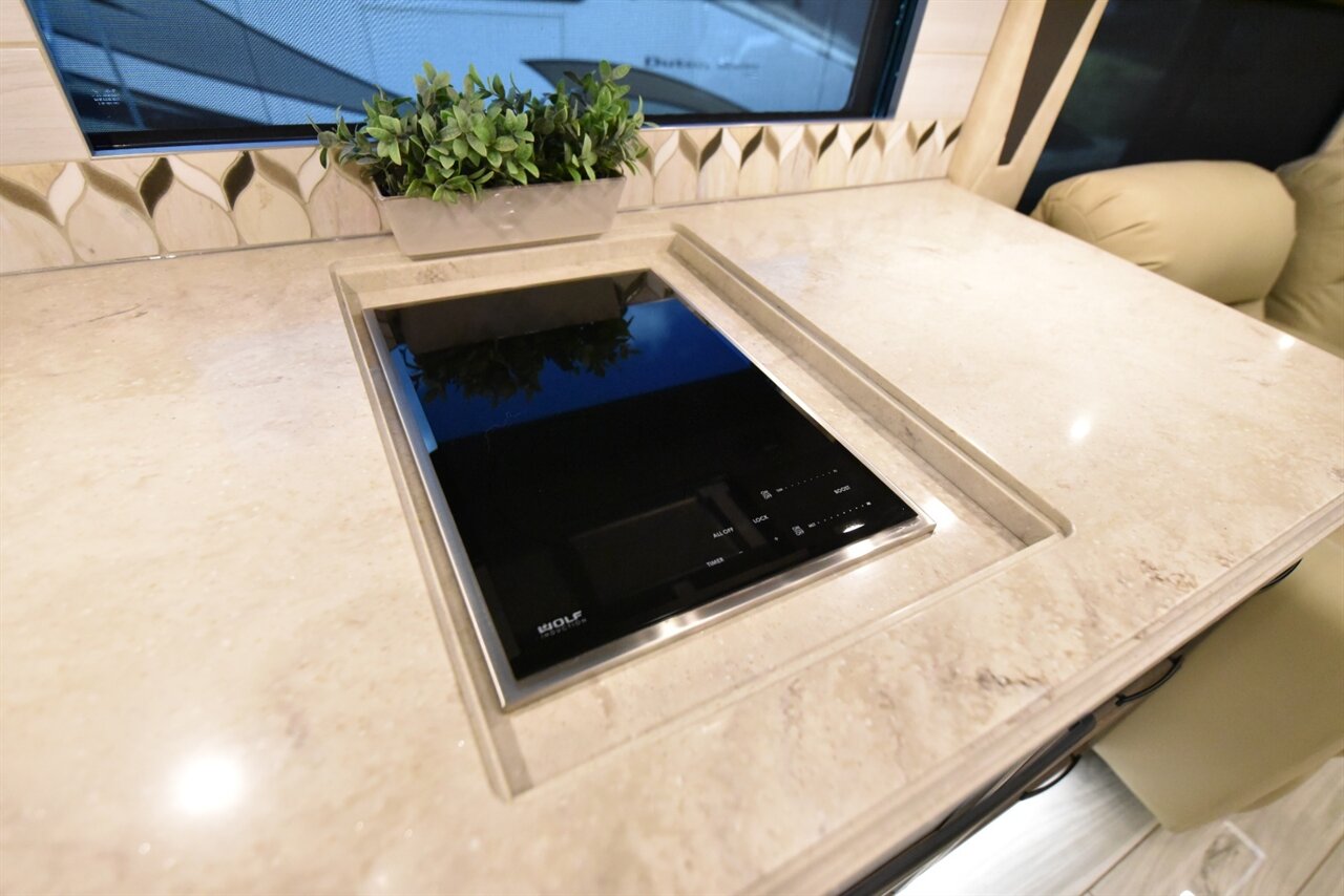 2023 Tiffin Allegro Bus   - Photo 28 - Orange, CA 92867