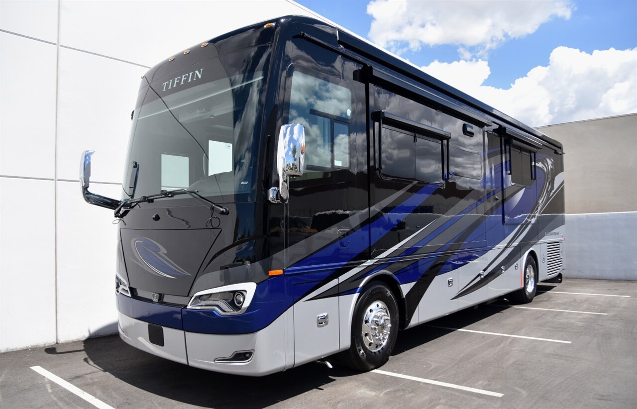2023 Tiffin Allegro Bus - Photo 10 - Orange, CA 92867
