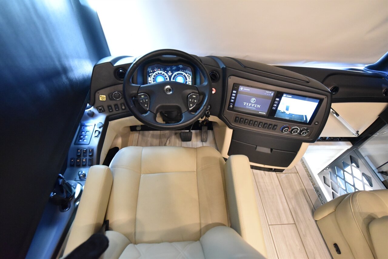 2023 Tiffin Allegro Bus   - Photo 43 - Orange, CA 92867