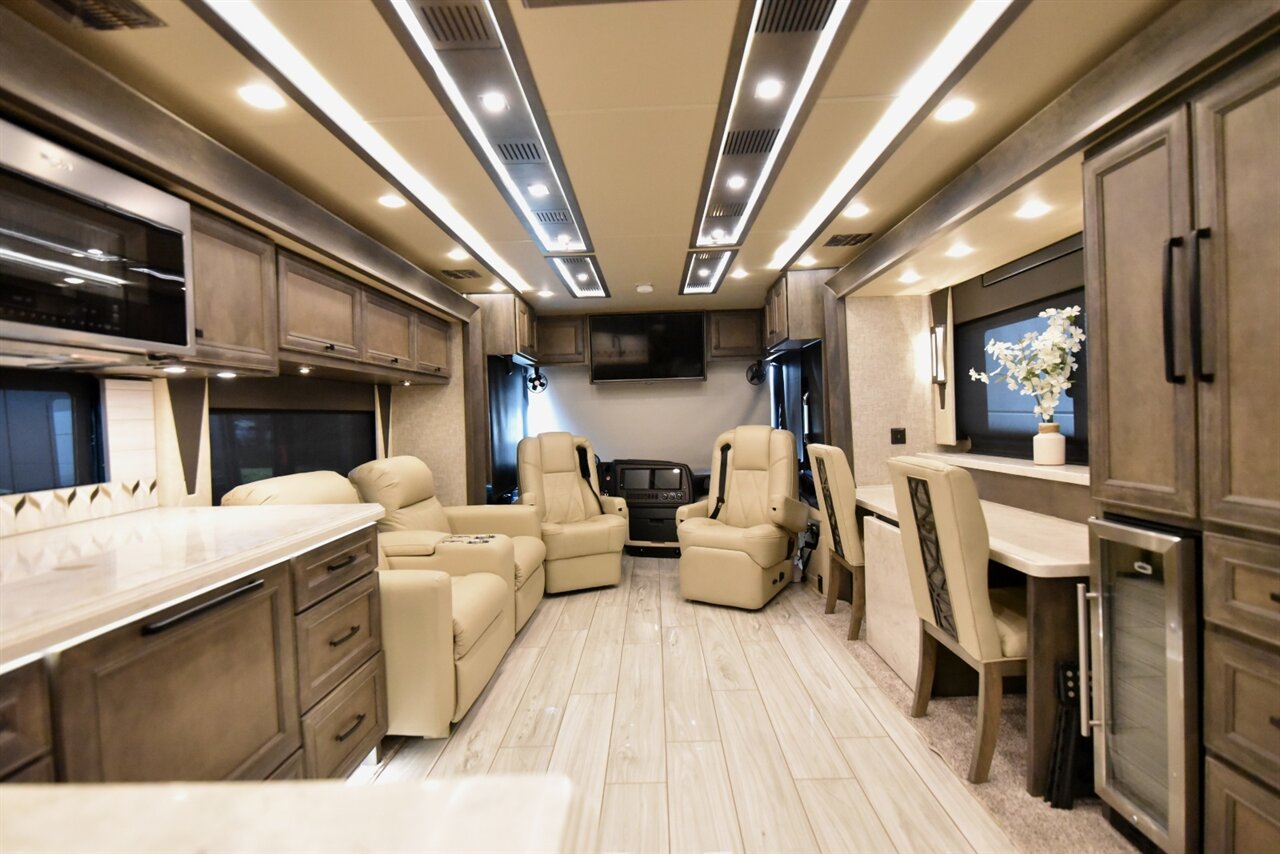 2023 Tiffin Allegro Bus   - Photo 31 - Orange, CA 92867