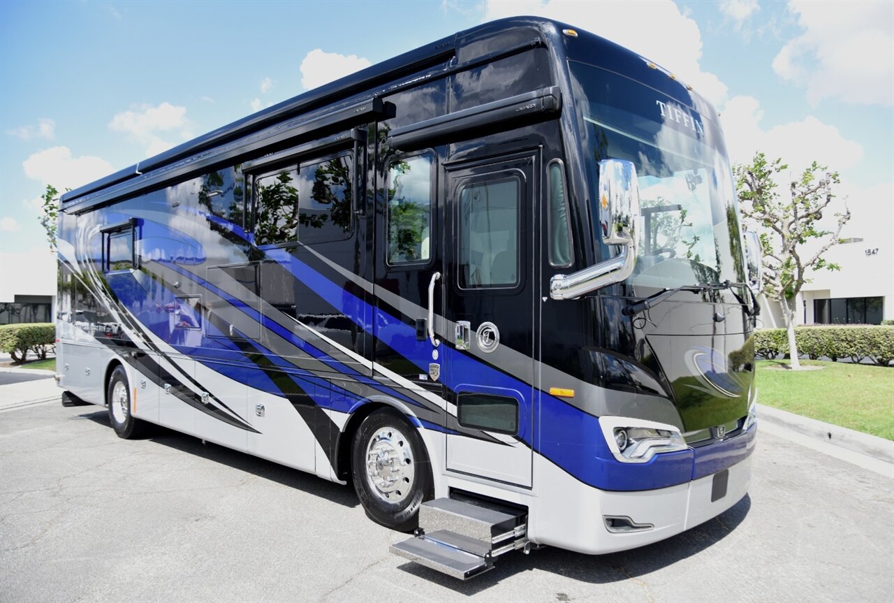 2023 Tiffin Allegro Bus   - Photo 11 - Orange, CA 92867