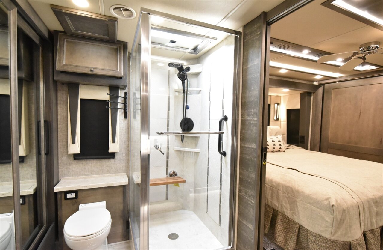2023 Tiffin Allegro Bus   - Photo 39 - Orange, CA 92867