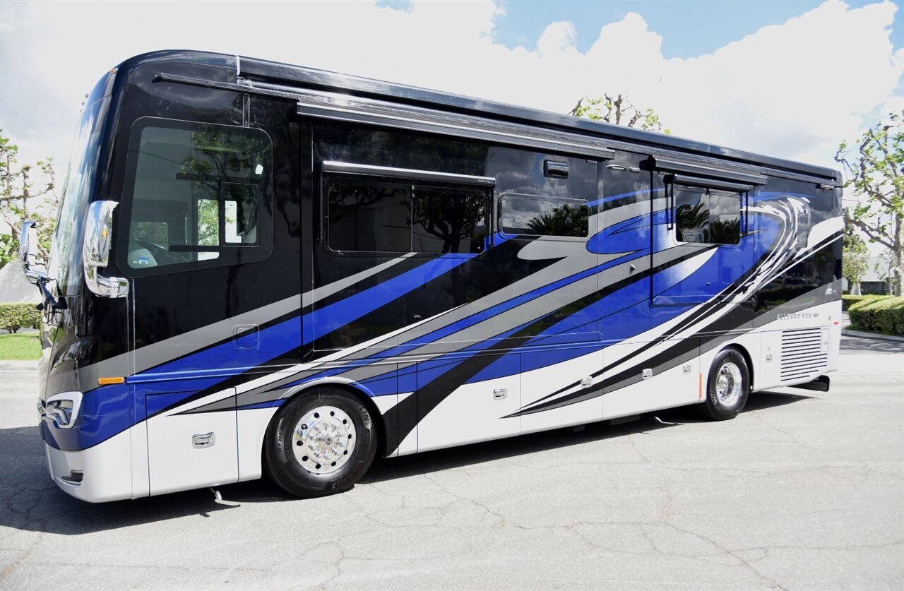 2023 Tiffin Allegro Bus   - Photo 7 - Orange, CA 92867