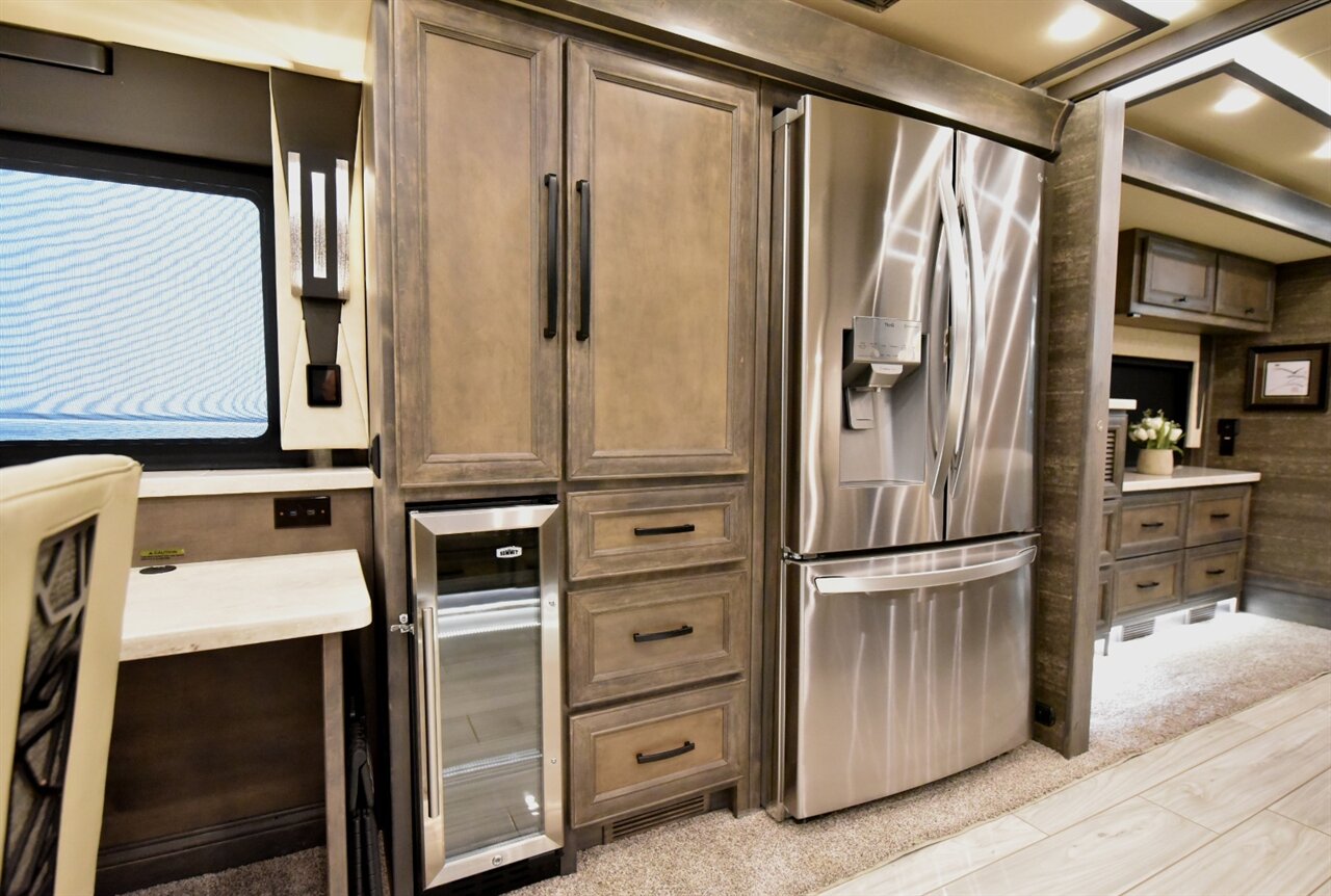 2023 Tiffin Allegro Bus   - Photo 21 - Orange, CA 92867