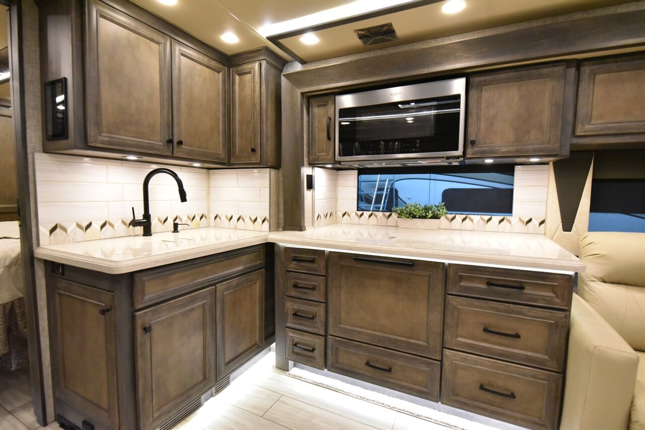 2023 Tiffin Allegro Bus   - Photo 22 - Orange, CA 92867