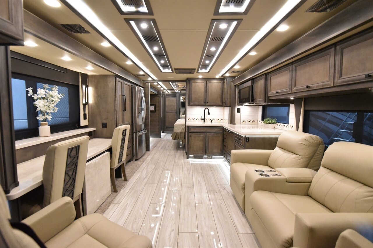 2023 Tiffin Allegro Bus   - Photo 13 - Orange, CA 92867