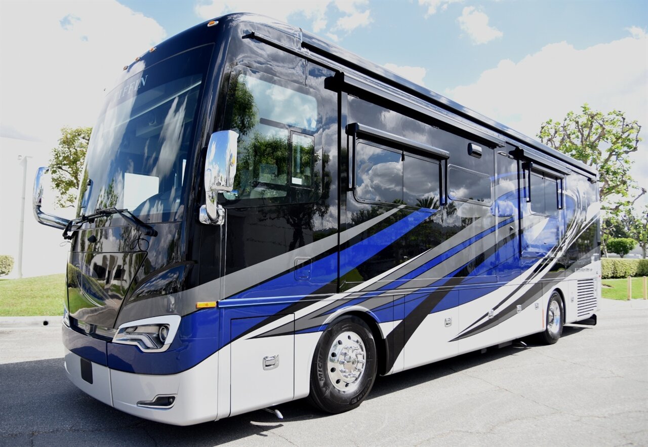 2023 Tiffin Allegro Bus   - Photo 8 - Orange, CA 92867