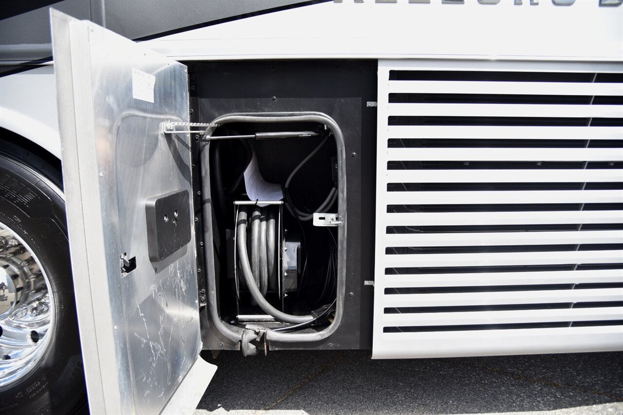 2023 Tiffin Allegro Bus   - Photo 44 - Orange, CA 92867