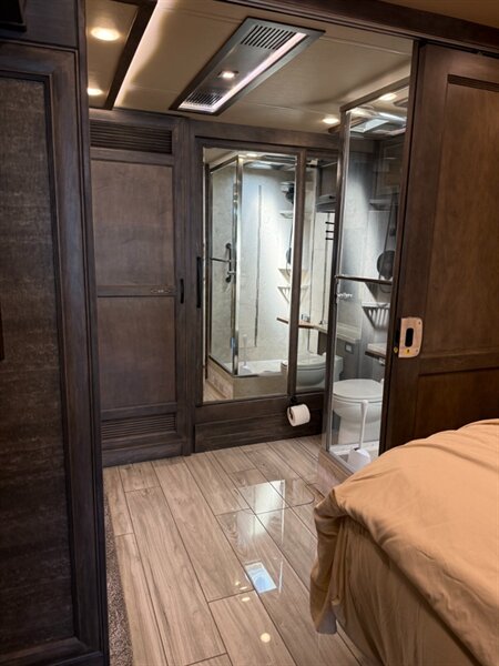 2023 Tiffin 35CP   - Photo 7 - Orange, CA 92867