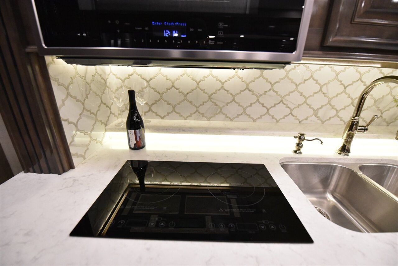 2020 Entegra Cornerstone 45A - Photo 37 - Orange, CA 92867