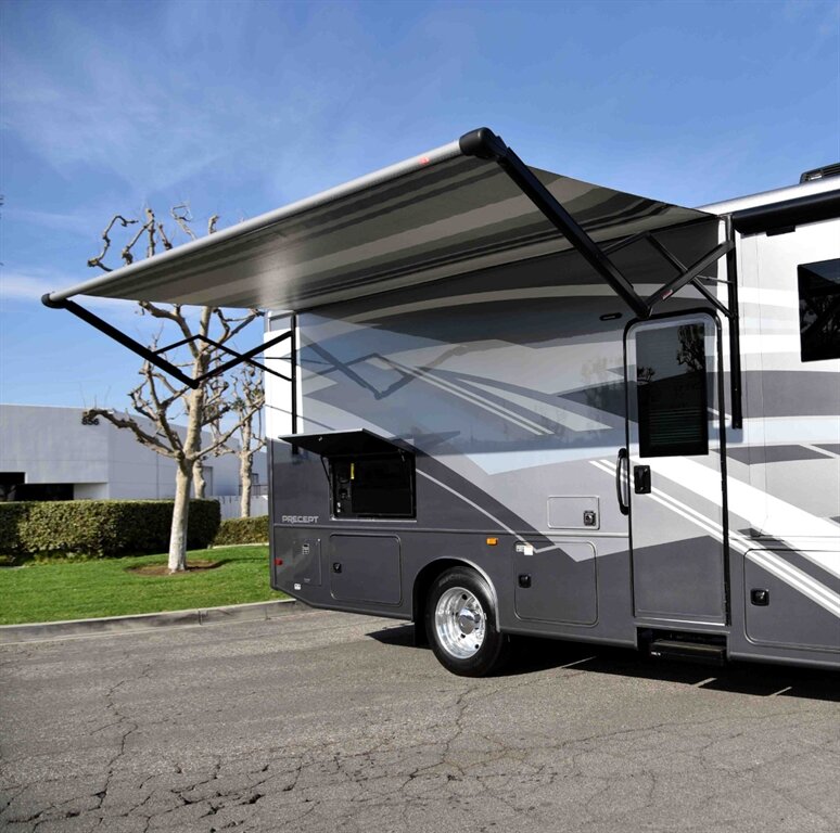 2023 Jayco Prcept 31ul   - Photo 13 - Orange, CA 92867