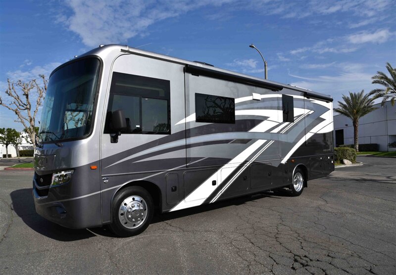 2023 Jayco Prcept 31ul   - Photo 2 - Orange, CA 92867