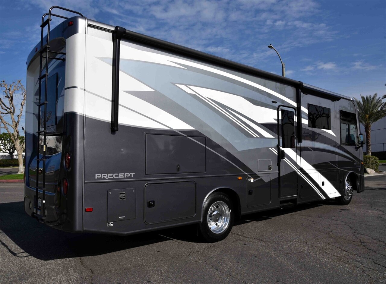 2023 Jayco Prcept 31ul   - Photo 6 - Orange, CA 92867