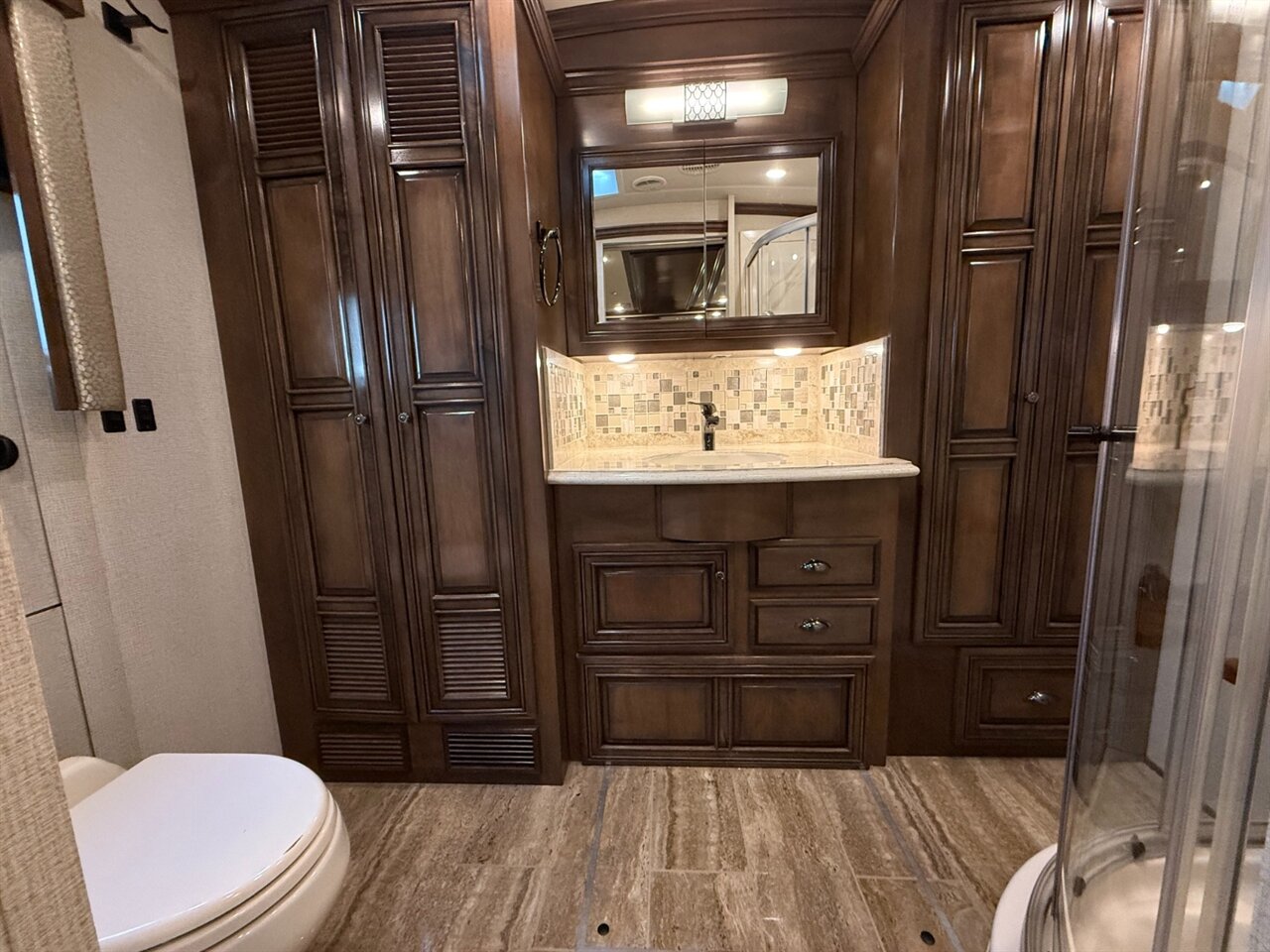 2019 Newmar Duth Star   - Photo 9 - Orange, CA 92867