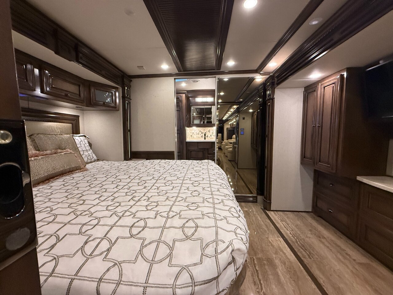 2019 Newmar Duth Star   - Photo 7 - Orange, CA 92867