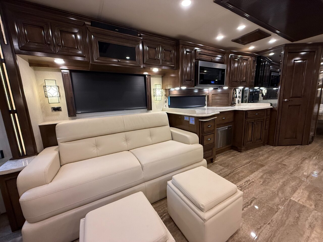 2019 Newmar Duth Star   - Photo 5 - Orange, CA 92867