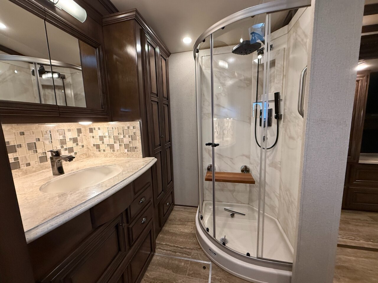 2019 Newmar Duth Star   - Photo 10 - Orange, CA 92867