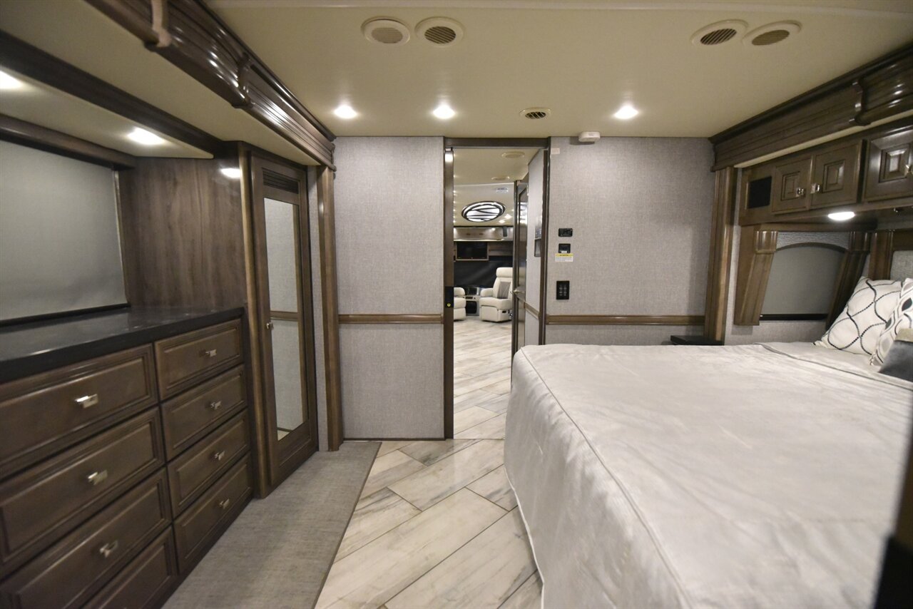 2022 Fleetwood Discovery - Photo 29 - Orange, CA 92867