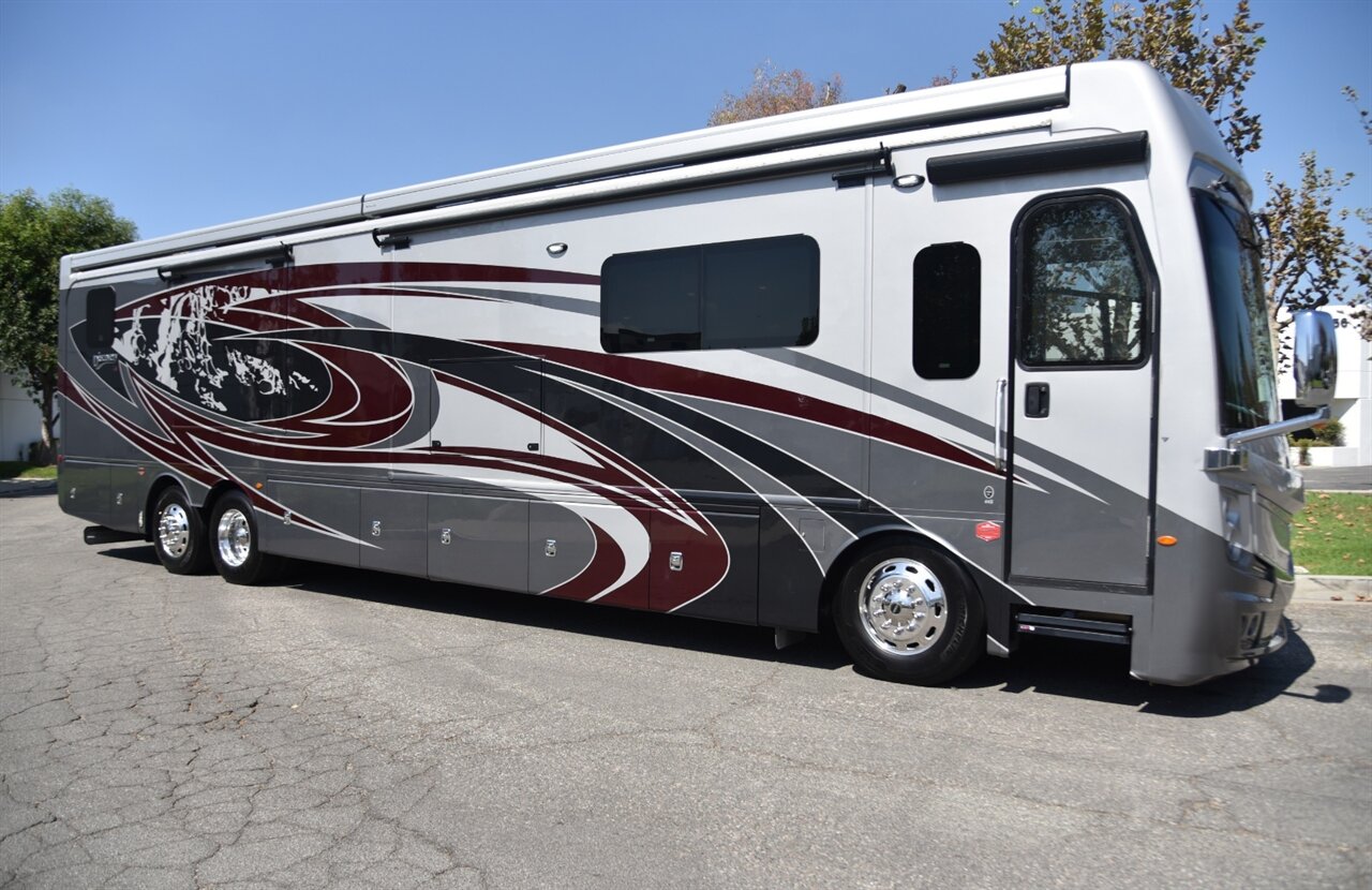 2022 Fleetwood Discovery - Photo 9 - Orange, CA 92867