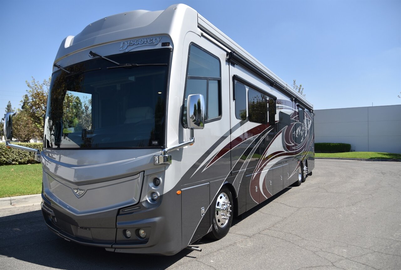 2022 Fleetwood Discovery - Photo 6 - Orange, CA 92867