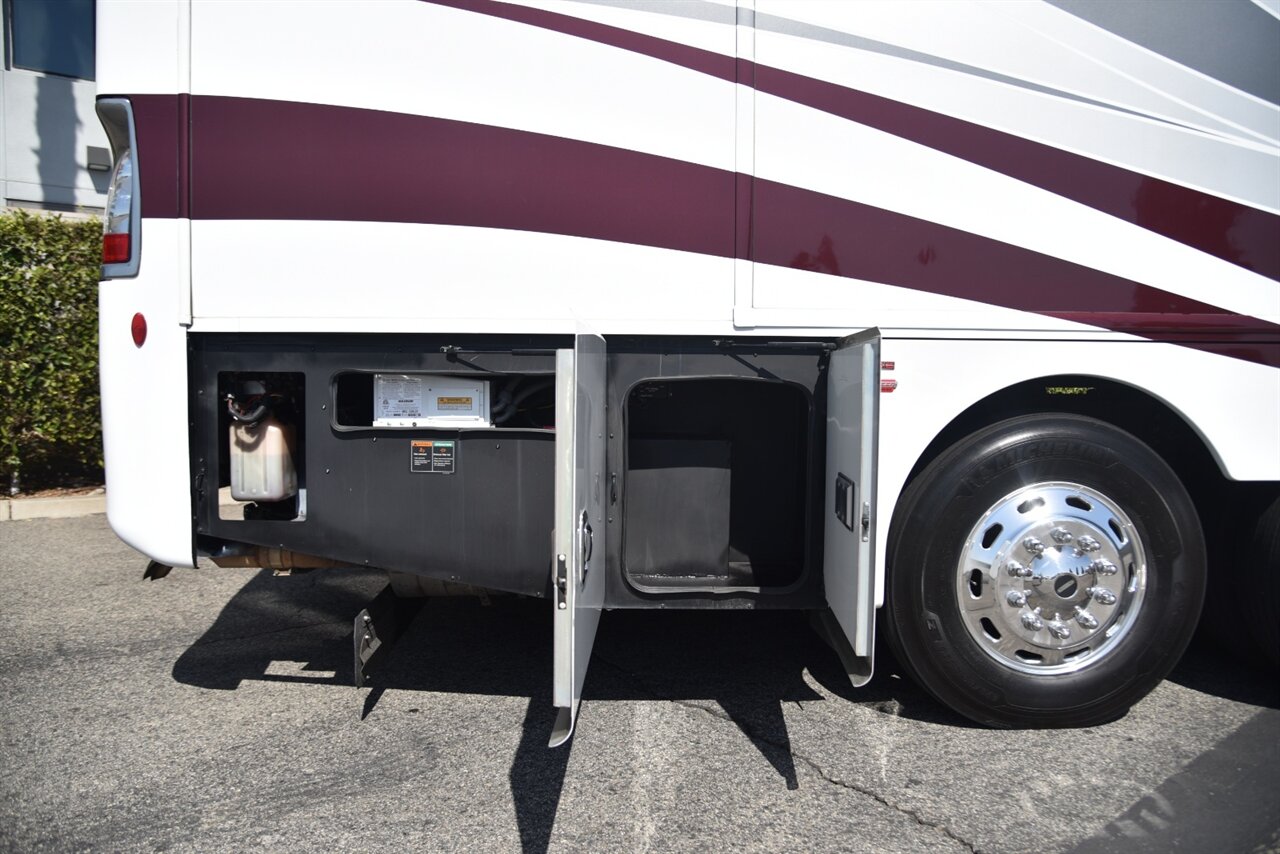 2021 Fleetwood Discovery LXE 44H - Photo 15 - Orange, CA 92867