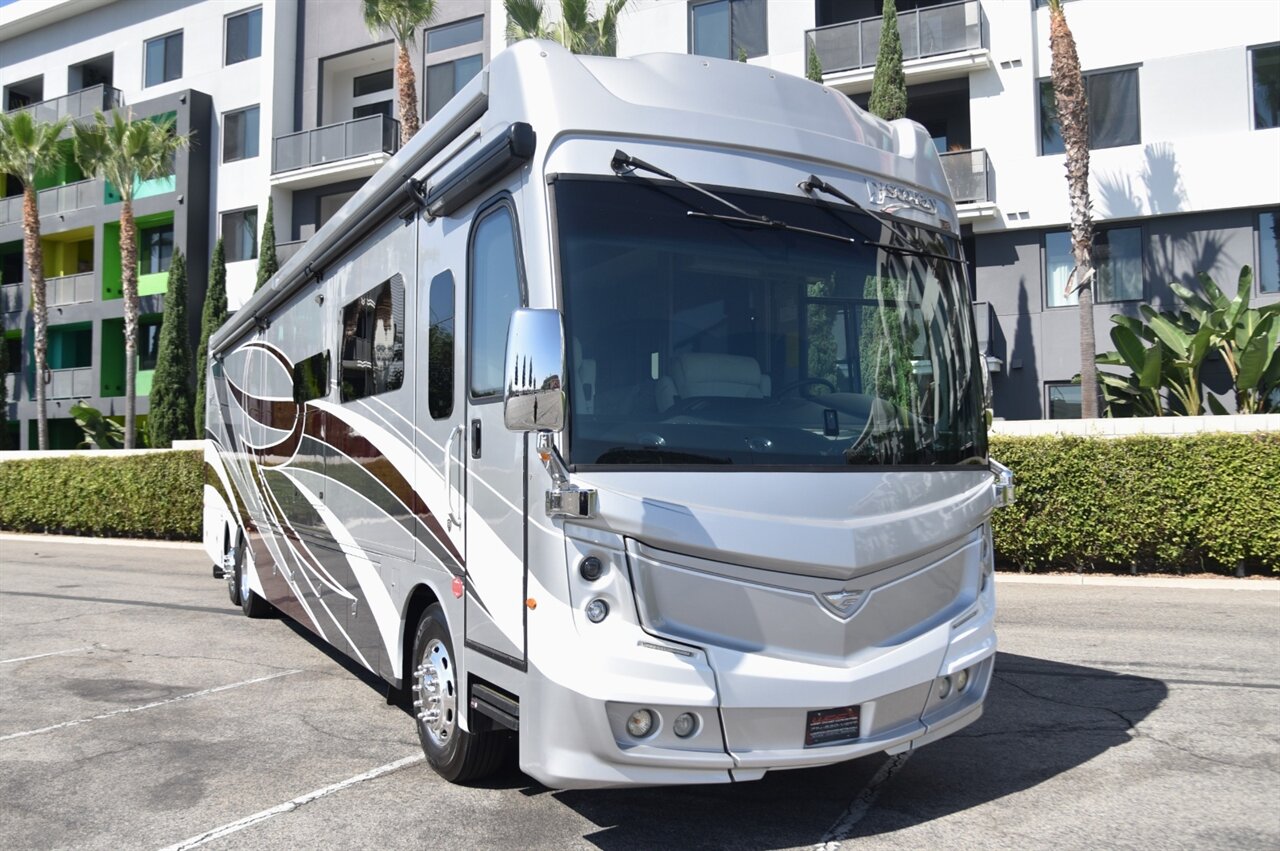 2021 Fleetwood Discovery LXE 44H - Photo 6 - Orange, CA 92867