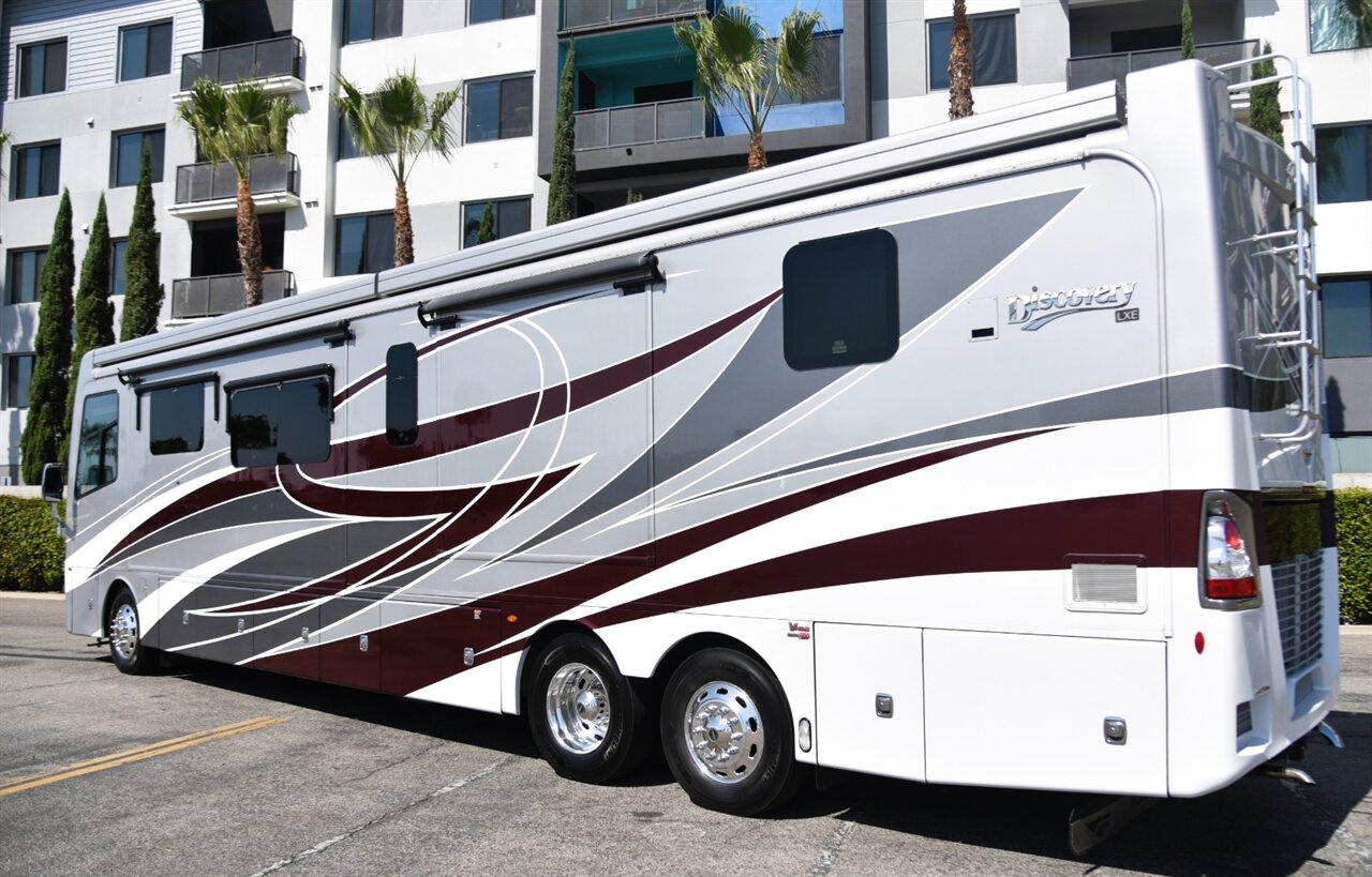 2021 Fleetwood Discovery LXE 44H - Photo 16 - Orange, CA 92867