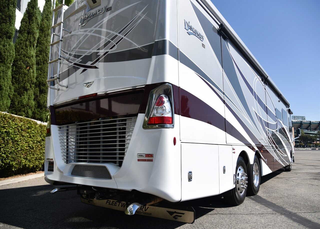 2021 Fleetwood Discovery LXE 44H - Photo 8 - Orange, CA 92867