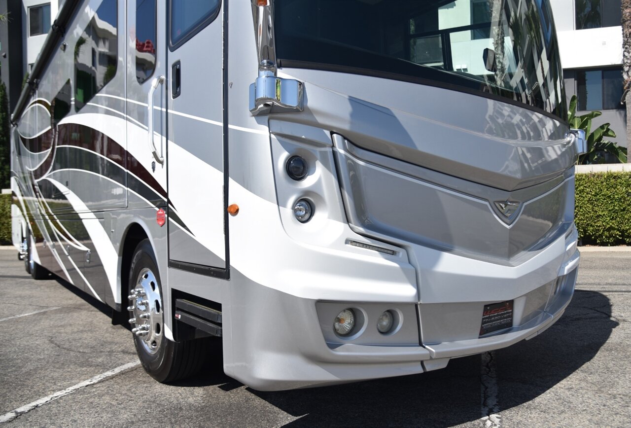 2021 Fleetwood Discovery LXE 44H - Photo 7 - Orange, CA 92867