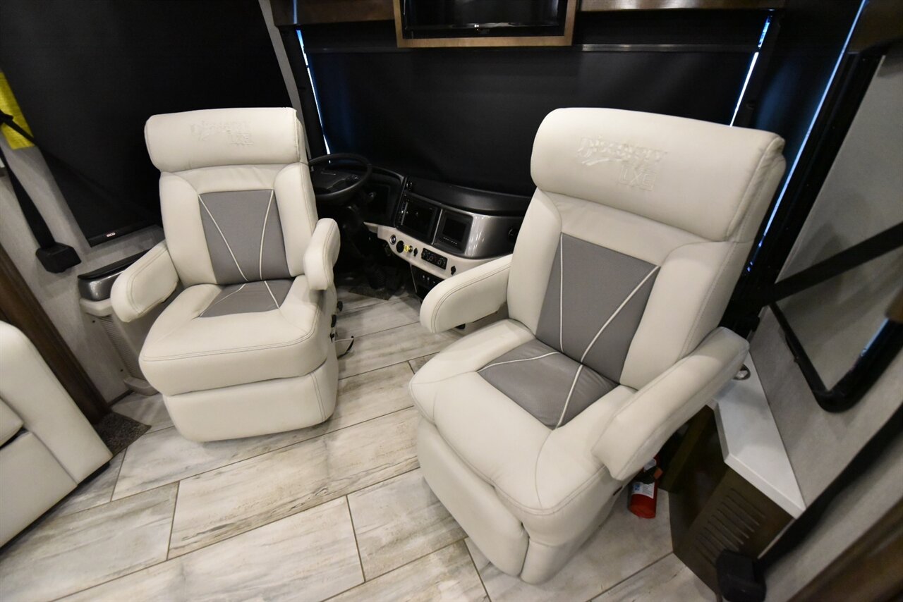 2021 Fleetwood Discovery LXE 44H - Photo 62 - Orange, CA 92867