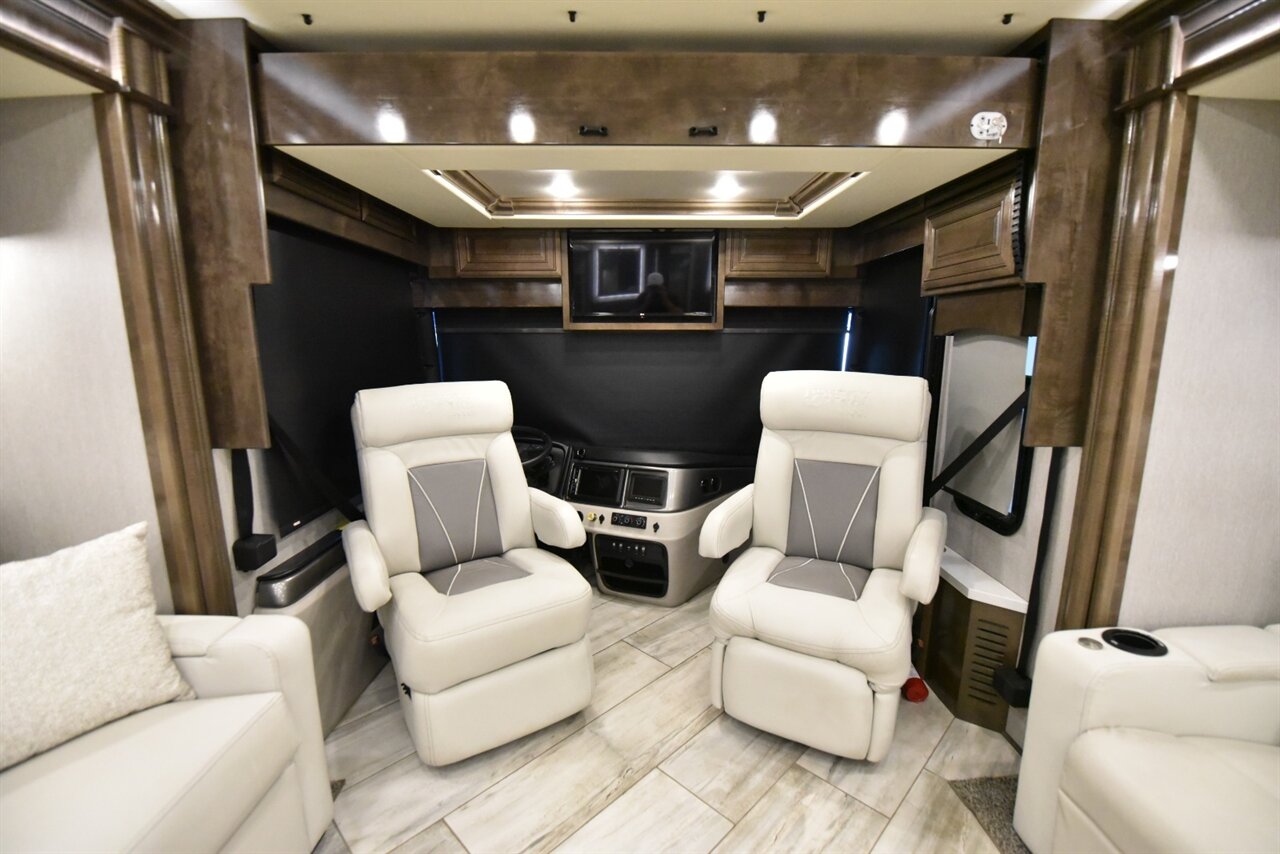 2021 Fleetwood Discovery LXE 44H - Photo 60 - Orange, CA 92867