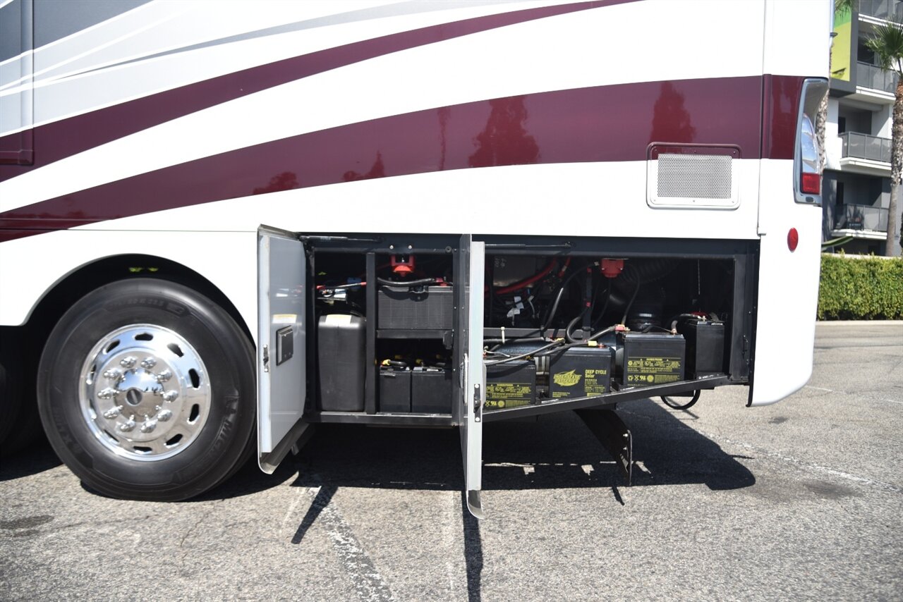2021 Fleetwood Discovery LXE 44H - Photo 23 - Orange, CA 92867