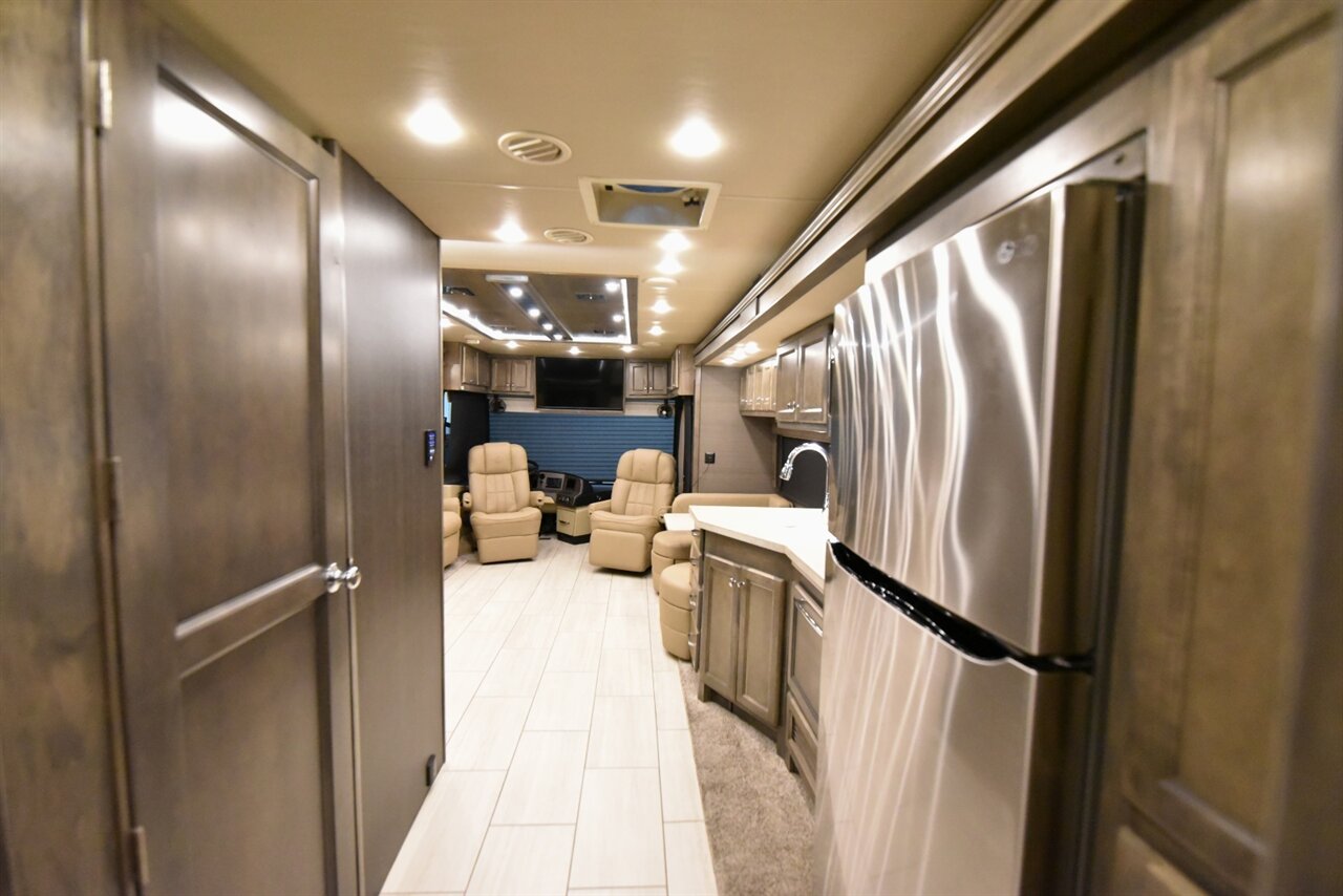 2022 Tiffin Allegro Red 33A - Photo 34 - Orange, CA 92867