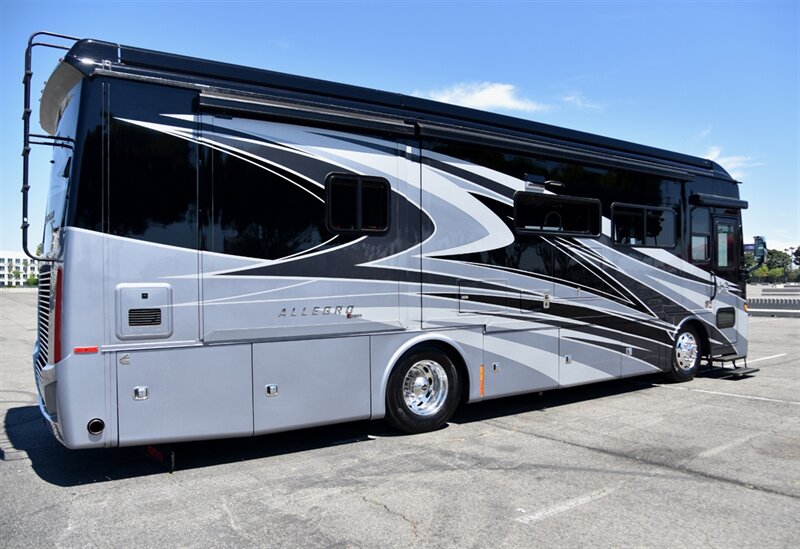 2022 Tiffin Allegro Red 33A - Photo 1 - Orange, CA 92867