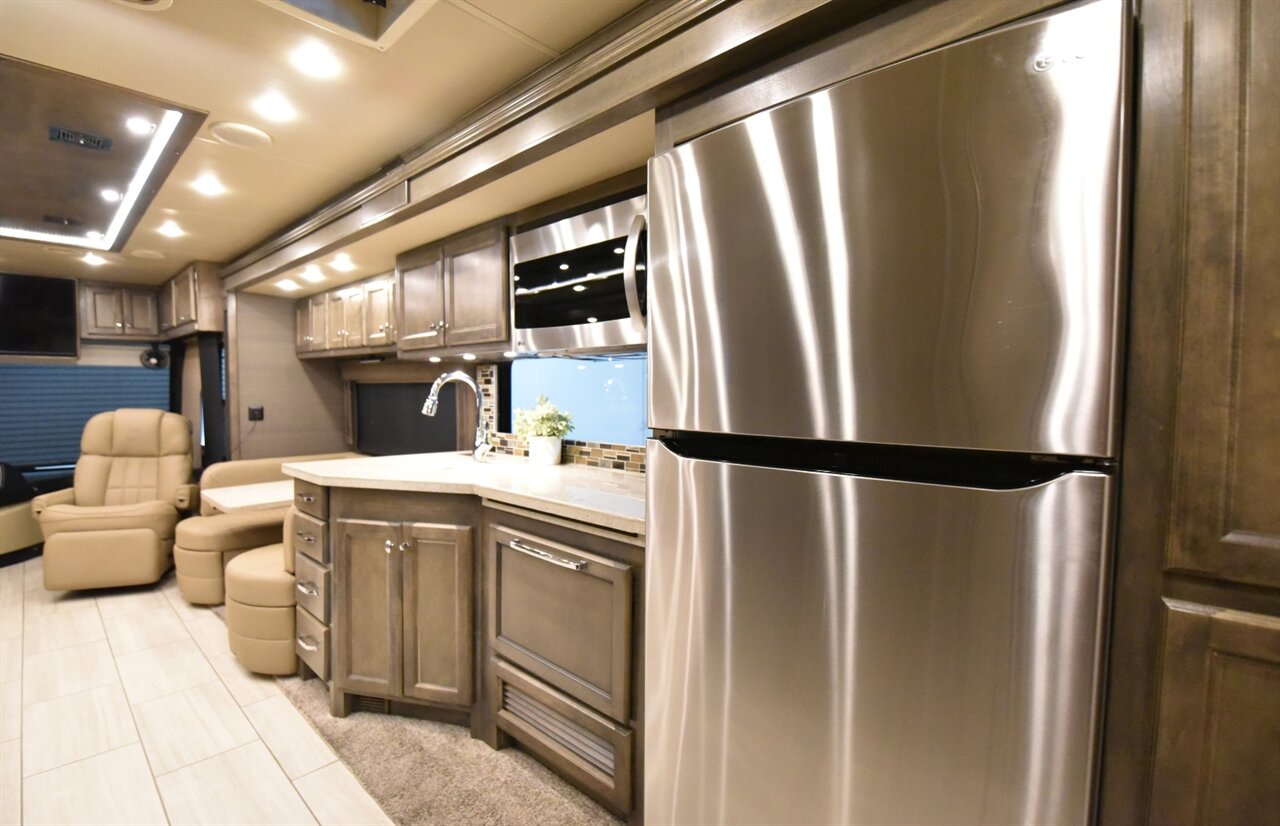 2022 Tiffin Allegro Red 33A - Photo 33 - Orange, CA 92867